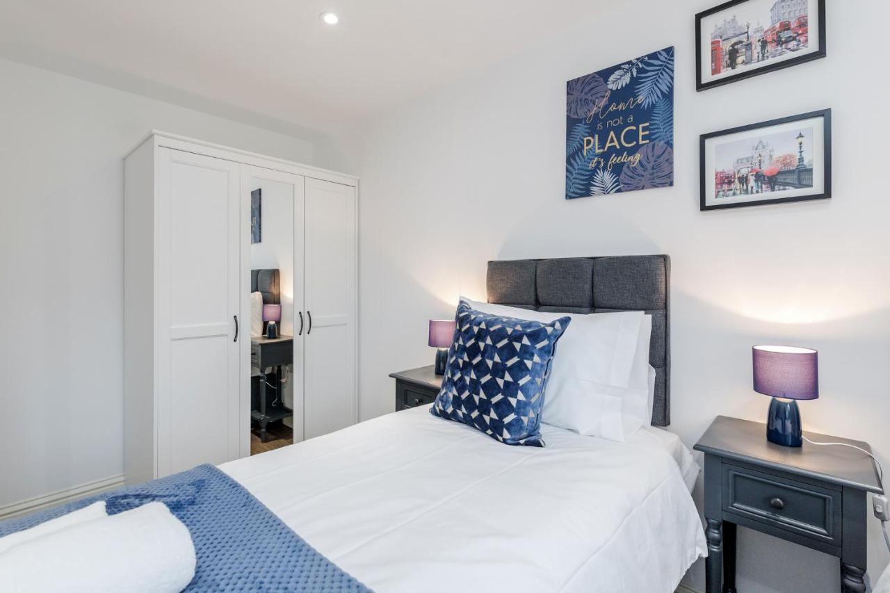Watford Town Centre, Serviced One Bed Flat With Choice Of King Or Twin Beds, Sleeps Up To 4 Sharing, Free Wifi And Free Movies Λονδίνο Εξωτερικό φωτογραφία