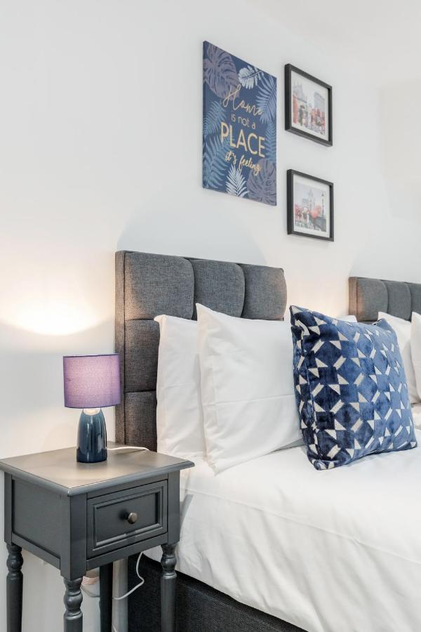 Watford Town Centre, Serviced One Bed Flat With Choice Of King Or Twin Beds, Sleeps Up To 4 Sharing, Free Wifi And Free Movies Λονδίνο Εξωτερικό φωτογραφία