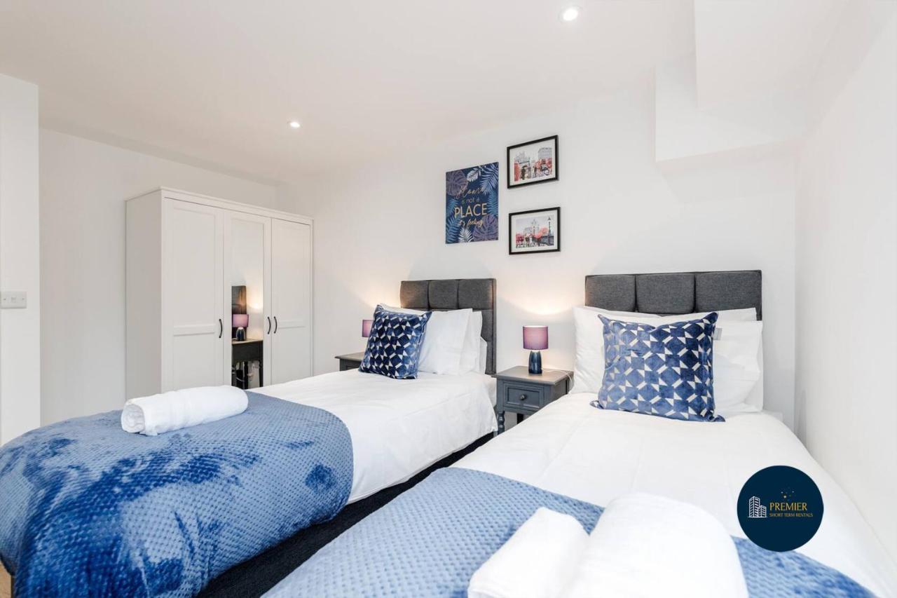 Watford Town Centre, Serviced One Bed Flat With Choice Of King Or Twin Beds, Sleeps Up To 4 Sharing, Free Wifi And Free Movies Λονδίνο Εξωτερικό φωτογραφία